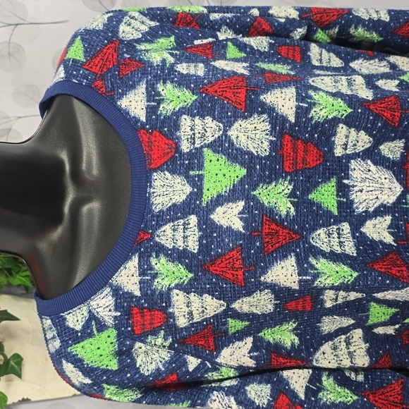 Merry Lane Christmas Tree Pajama Set - Picture 4 of 10